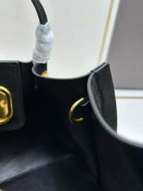 Picture of Valentino Handbags _SKUfw180112445fw